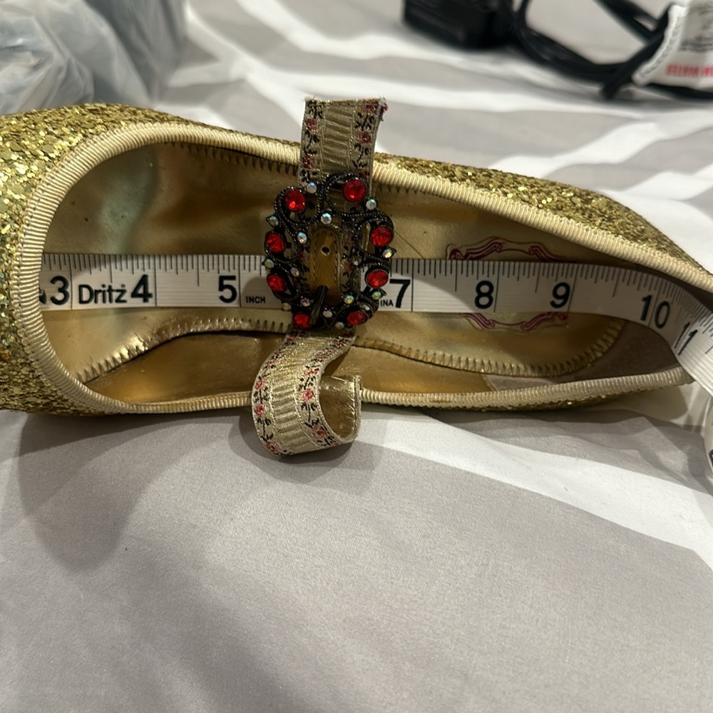 Gorgeous one of a kind shoes size 7 - Picture 7 of 7
